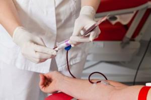 O que você precisa para doar sangue para uma doação: preparação, procedimento, privilégios e obrigações